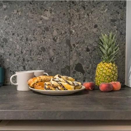 ホームステイ Cuddle - Cozy And Peaceful Place, 12 Minutes From Old Town & Seaside