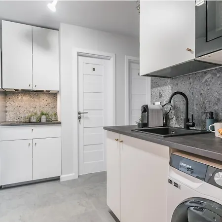 Ubytování v soukromí Cuddle - Cozy And Peaceful Place, 12 Minutes From Old Town & Seaside