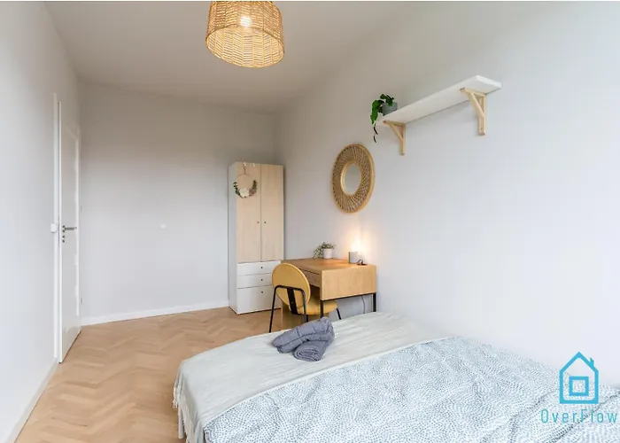 Δωμάτια σε οικογενειακή κατοικία Cuddle - Cozy And Peaceful Place, 12 Minutes From Old Town & Seaside *